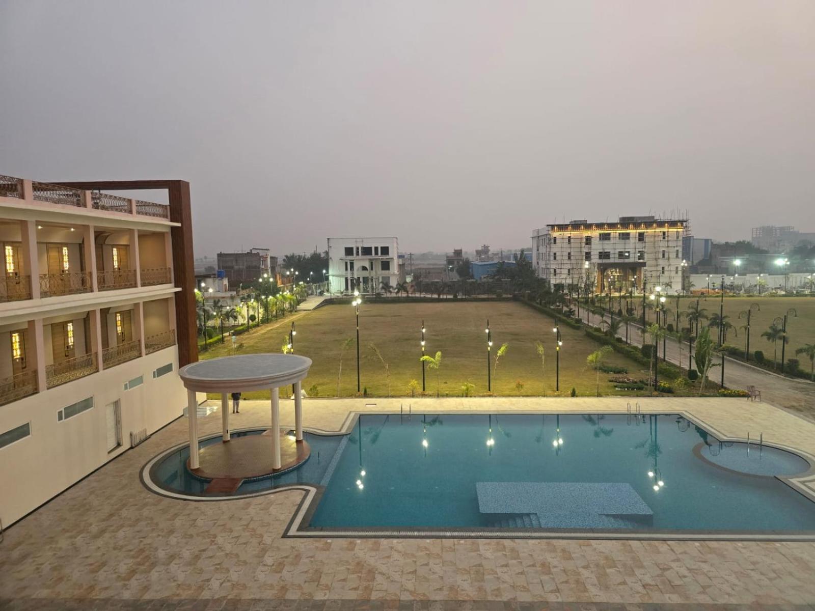 Nirvana Grand Hotel & Resort Gaya Exteriör bild