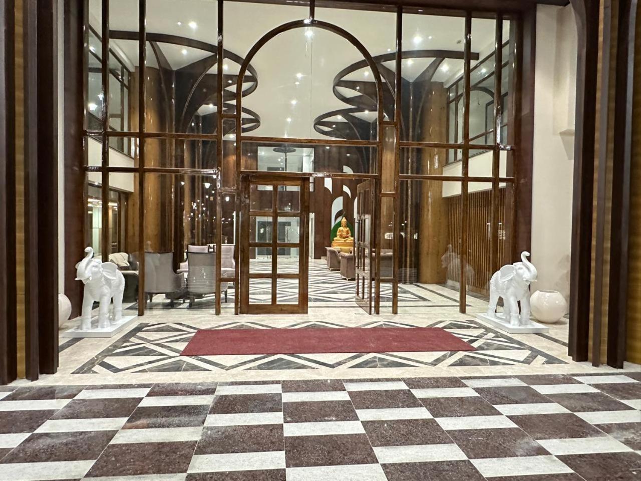 Nirvana Grand Hotel & Resort Gaya Exteriör bild