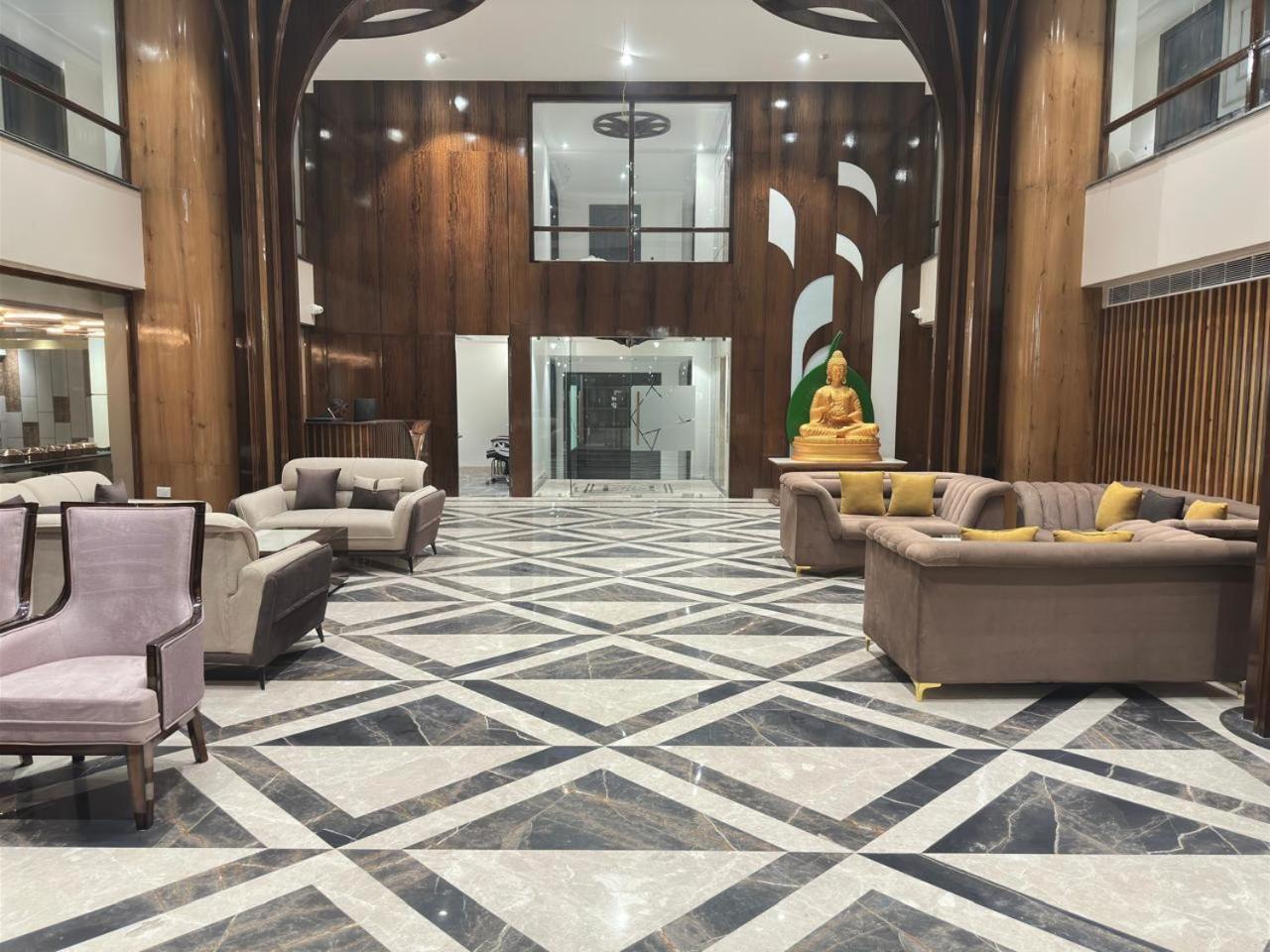Nirvana Grand Hotel & Resort Gaya Exteriör bild