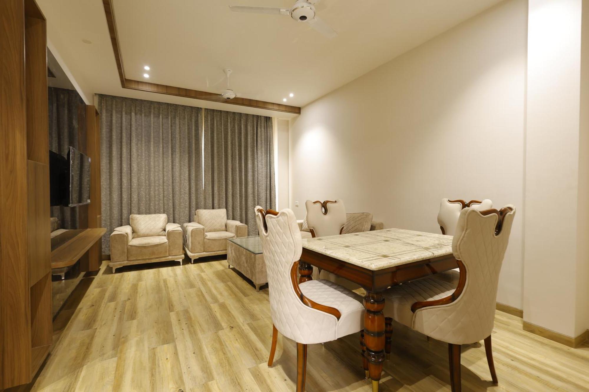 Nirvana Grand Hotel & Resort Gaya Exteriör bild