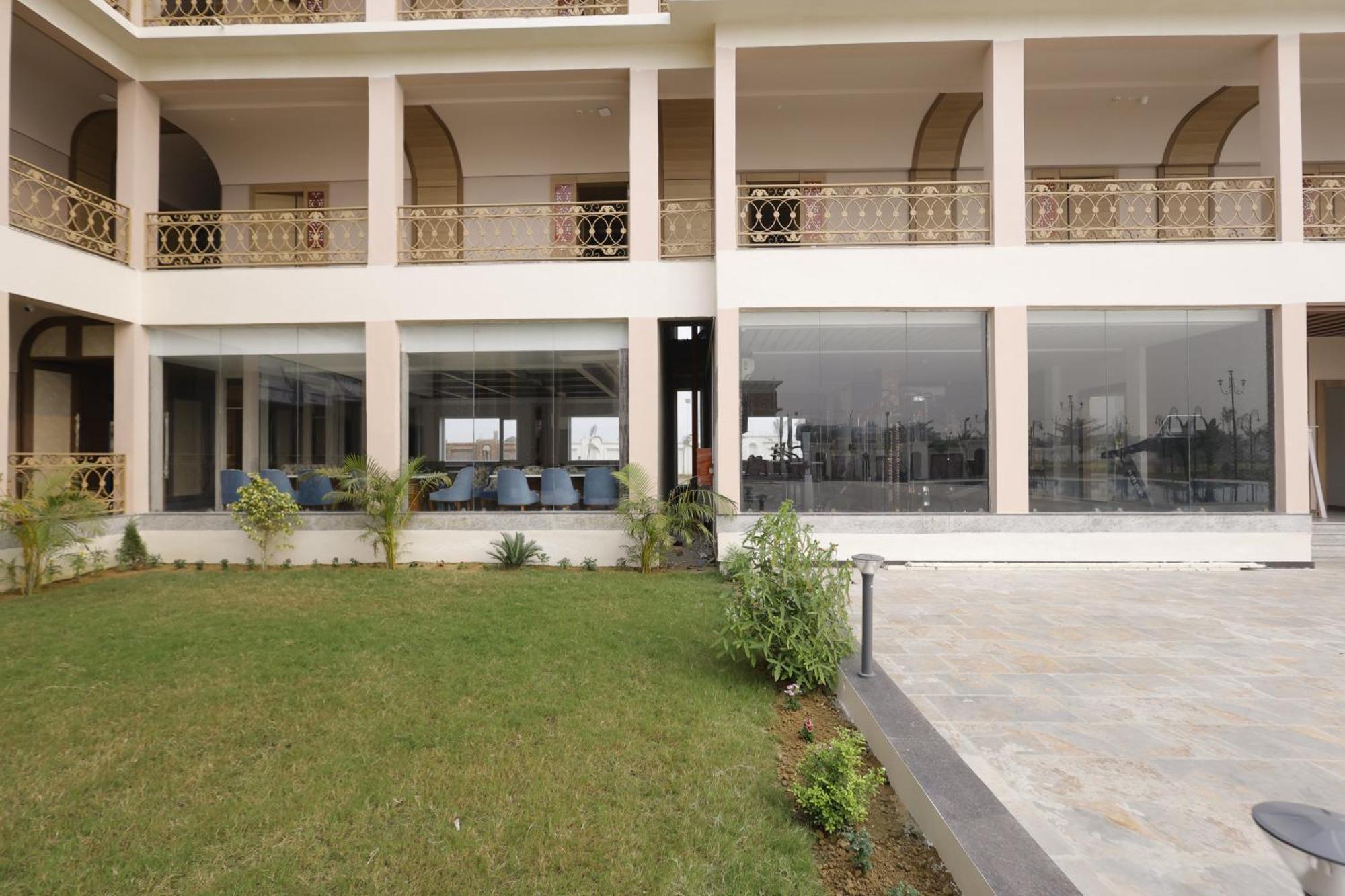Nirvana Grand Hotel & Resort Gaya Exteriör bild